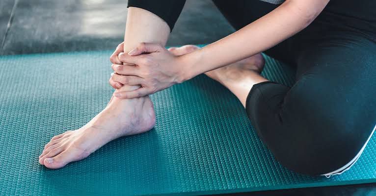 SHOOTING PAIN DOWN THE LEG? LET’S TALK ABOUT SCIATICA