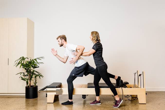 HOW TO PREVENT RUNNING INJURIES WITH PHYSIOTHERAPY
